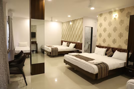 Shahee Pearl | Royal Luxurious Suite AC Room